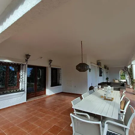Вилла Exclusive Secluded With Private Pool Hot Tub & Bbq -7 Minutes From Marbella